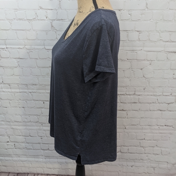 Merona Basic T-shirt Large - Picture 2 of 5